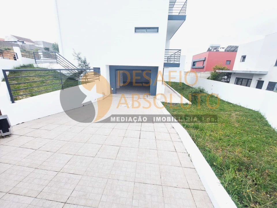 Moradia T5 para Venda em Laranjeiro e Feijó Foto 43