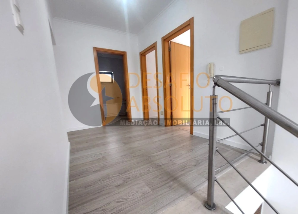 Moradia T5 para Venda em Laranjeiro e Feijó Foto 17