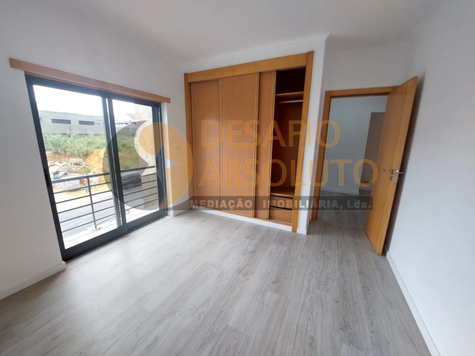 Moradia T5 para Venda em Laranjeiro e Feijó Foto 26