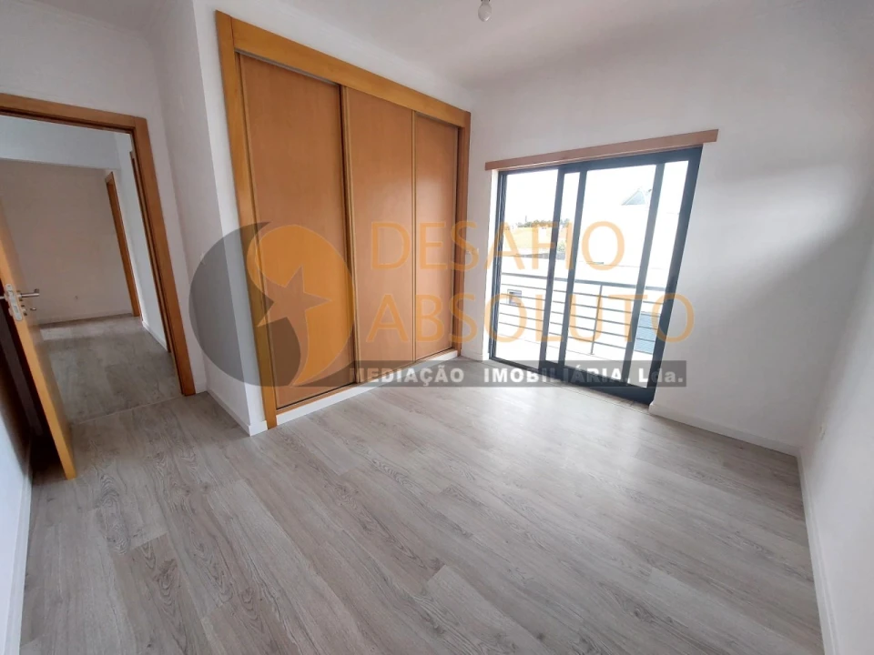 Moradia T5 para Venda em Laranjeiro e Feijó Foto 27