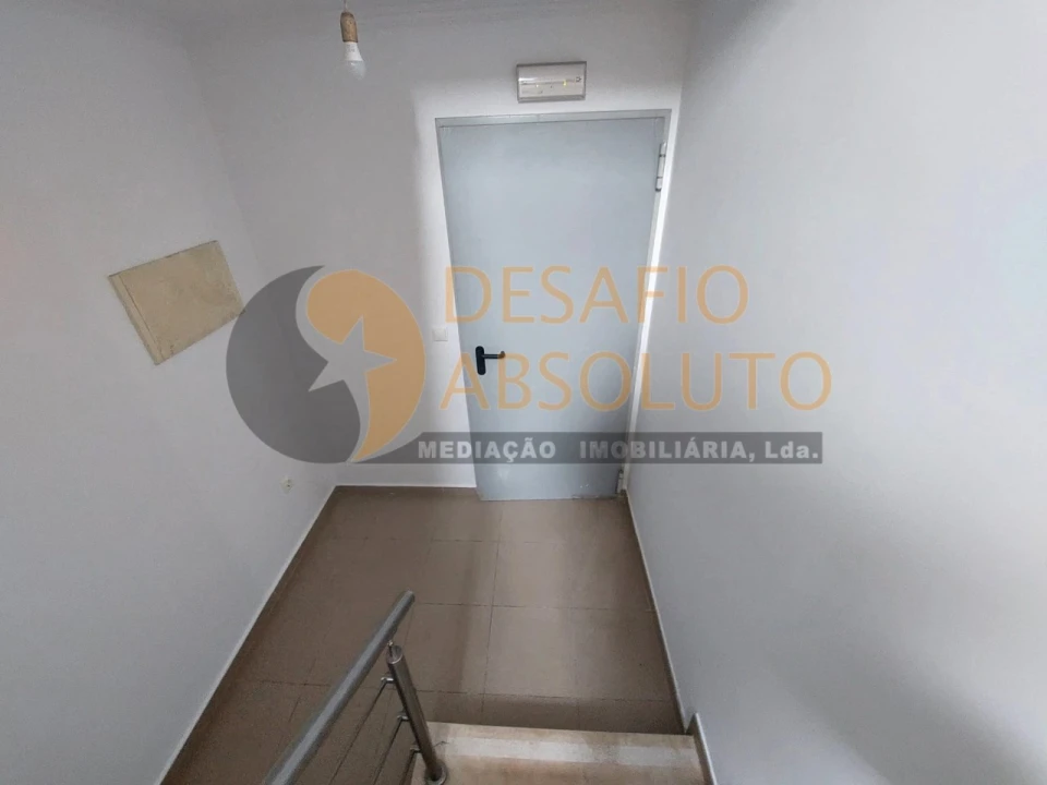 Moradia T5 para Venda em Laranjeiro e Feijó Foto 37