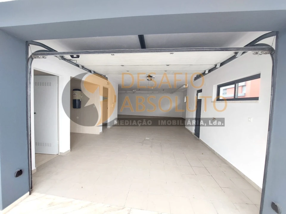 Moradia T5 para Venda em Laranjeiro e Feijó Foto 38