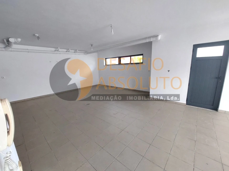 Moradia T5 para Venda em Laranjeiro e Feijó Foto 40