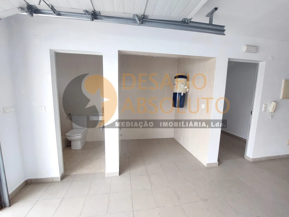 Moradia T5 para Venda em Laranjeiro e Feijó Foto 44