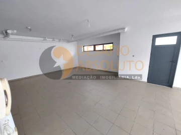 Moradia T5 para Venda em Laranjeiro e Feijó