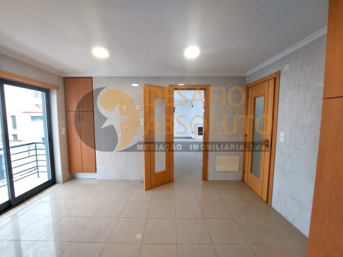 Moradia T5 para Venda em Laranjeiro e Feijó Foto 14