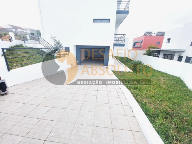 Moradia T5 para Venda em Laranjeiro e Feijó Foto 43