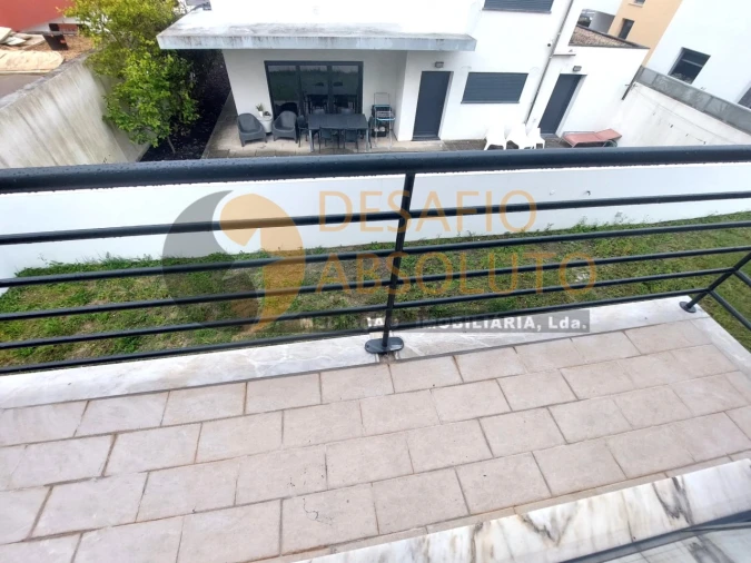 Moradia T5 para Venda em Laranjeiro e Feijó Foto 21