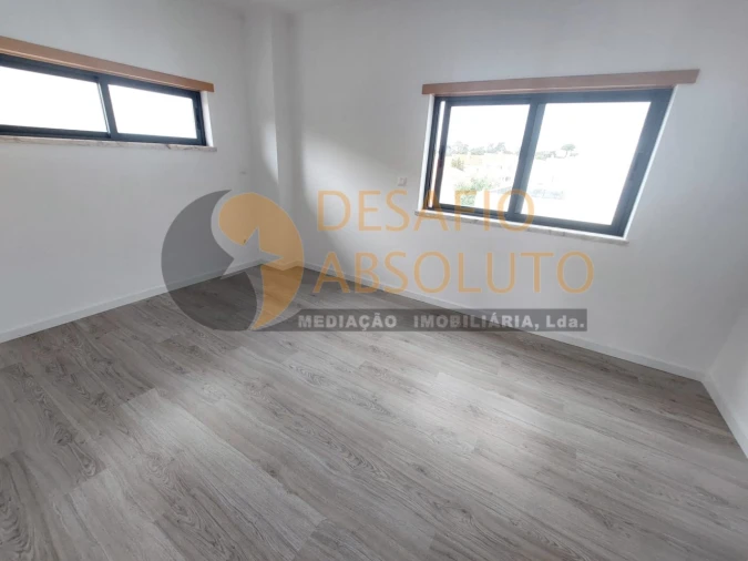 Moradia T5 para Venda em Laranjeiro e Feijó Foto 23