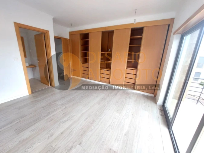 Moradia T5 para Venda em Laranjeiro e Feijó Foto 29