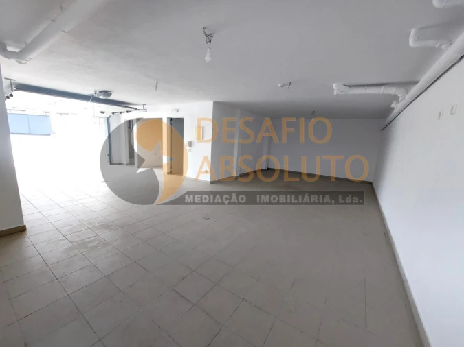 Moradia T5 para Venda em Laranjeiro e Feijó Foto 41