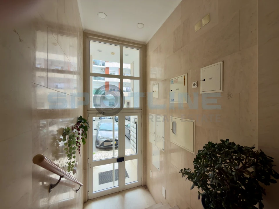 Apartamento T2 para Venda em Laranjeiro e Feijó Foto 5