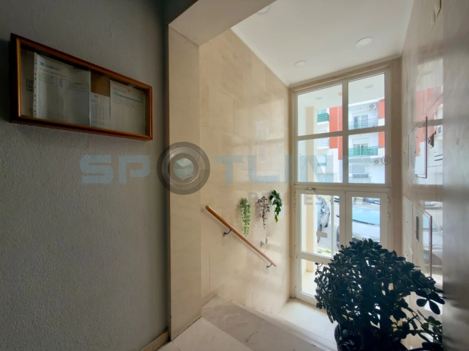 Apartamento T2 para Venda em Laranjeiro e Feijó Foto 7