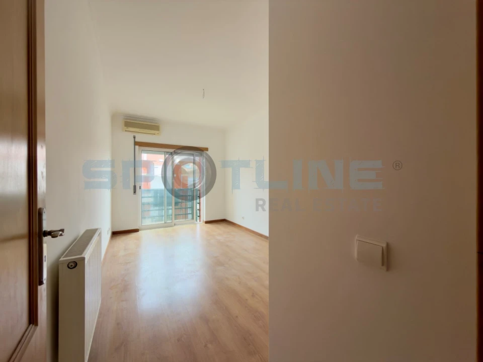 Apartamento T2 para Venda em Laranjeiro e Feijó Foto 38