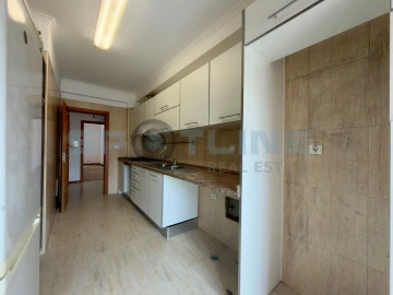 Apartamento T2 para Venda em Laranjeiro e Feijó