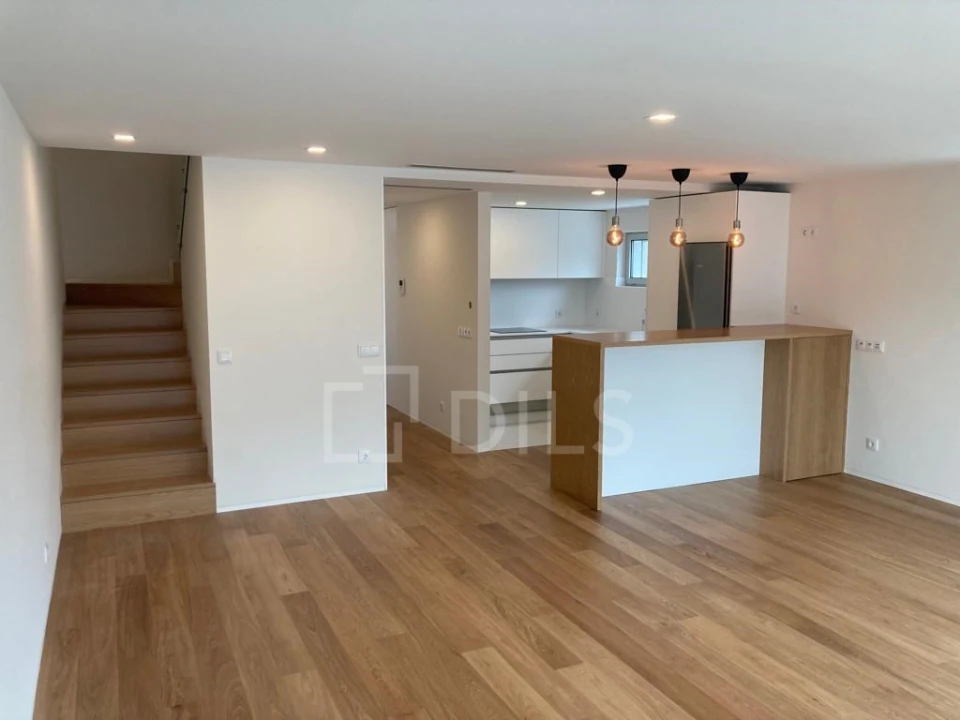 Moradia T4 para Venda em Aldoar, Foz do Douro e Nevogilde Foto 4