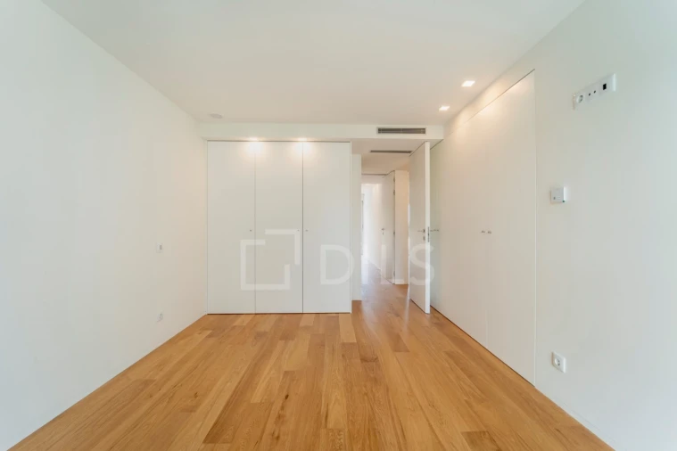 Moradia T4 para Venda em Aldoar, Foz do Douro e Nevogilde Foto 16