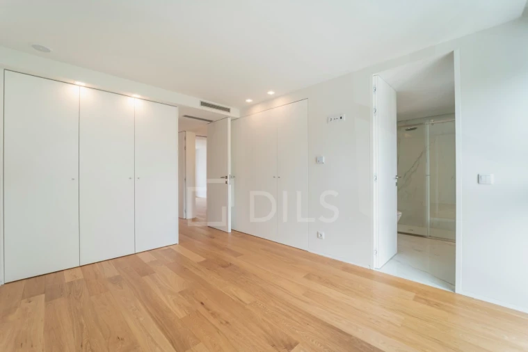 Moradia T4 para Venda em Aldoar, Foz do Douro e Nevogilde Foto 14