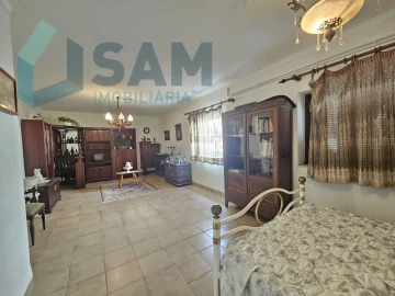 Moradia T2 para Venda em Santa Maria, São Pedro e Matacães