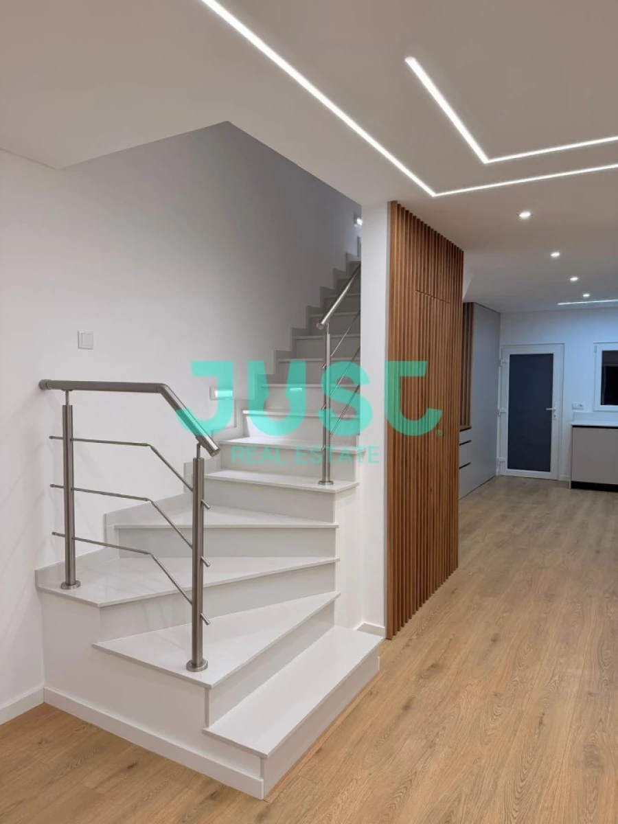 Moradia T3 para Venda em Quinta do Conde Foto 26