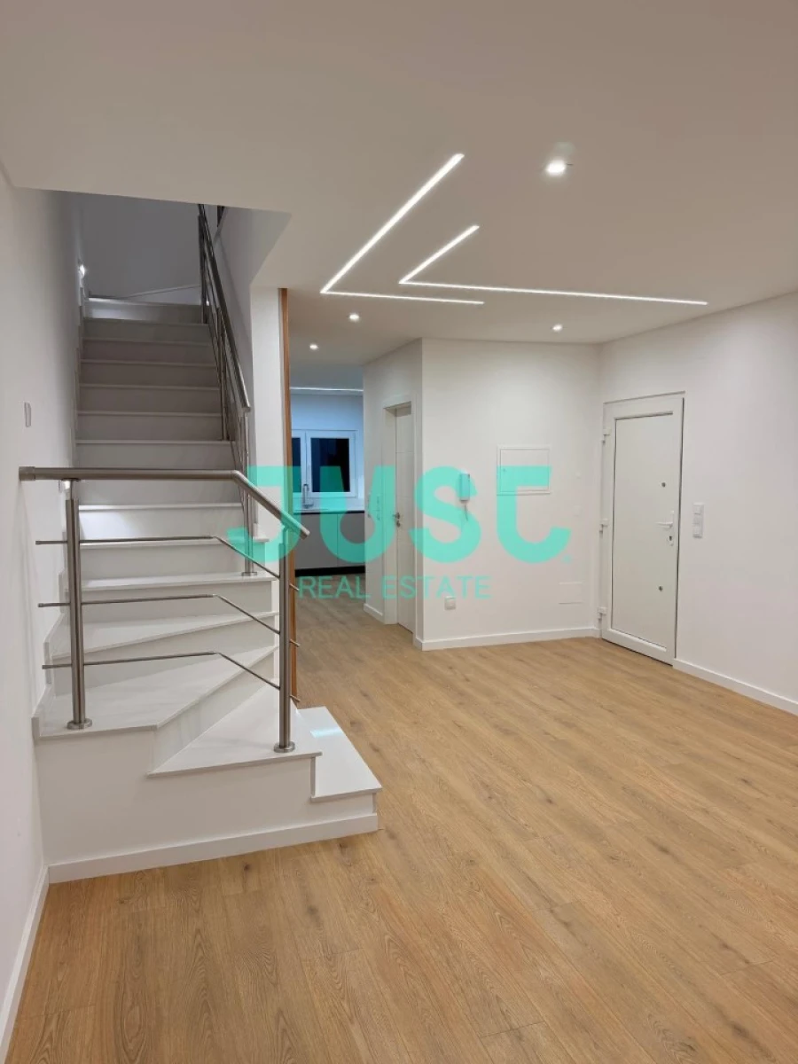 Moradia T3 para Venda em Quinta do Conde Foto 32