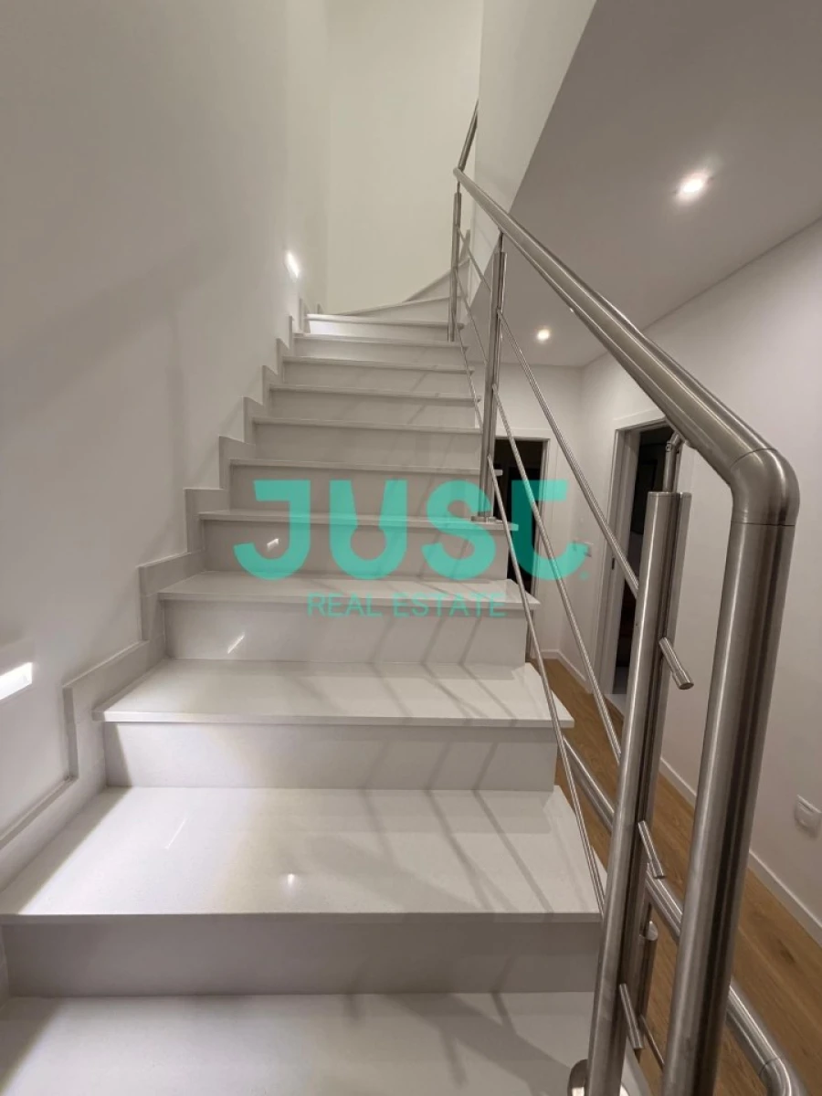 Moradia T3 para Venda em Quinta do Conde Foto 46