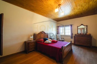 Quinta T4 para Venda em São Pedro de Serracenos