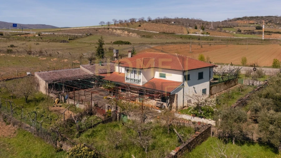 Quinta T4 para Venda em São Pedro de Serracenos