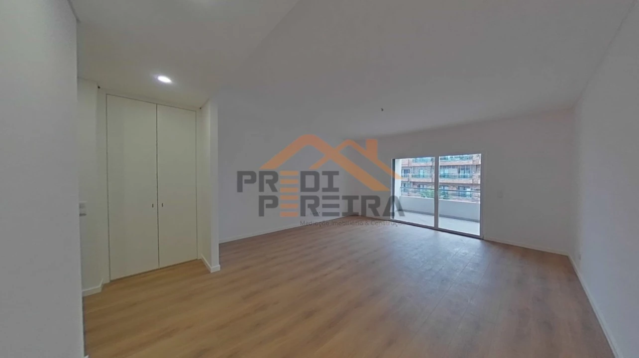 Apartamento T3 para Venda em Odivelas Foto 1