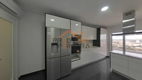 Apartamento T3 para Venda em Odivelas