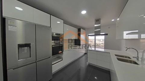 Apartamento T3 para Venda em Odivelas