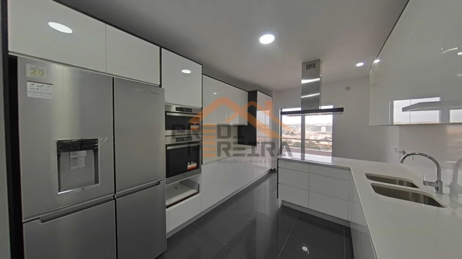 Apartamento T3 para Venda em Odivelas Foto 12