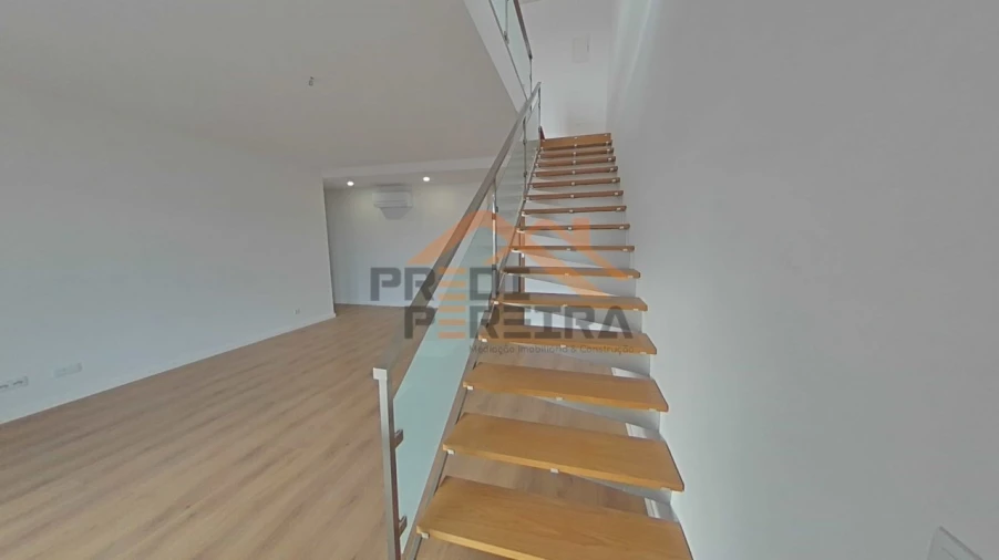 Apartamento T3 para Venda em Odivelas Foto 5