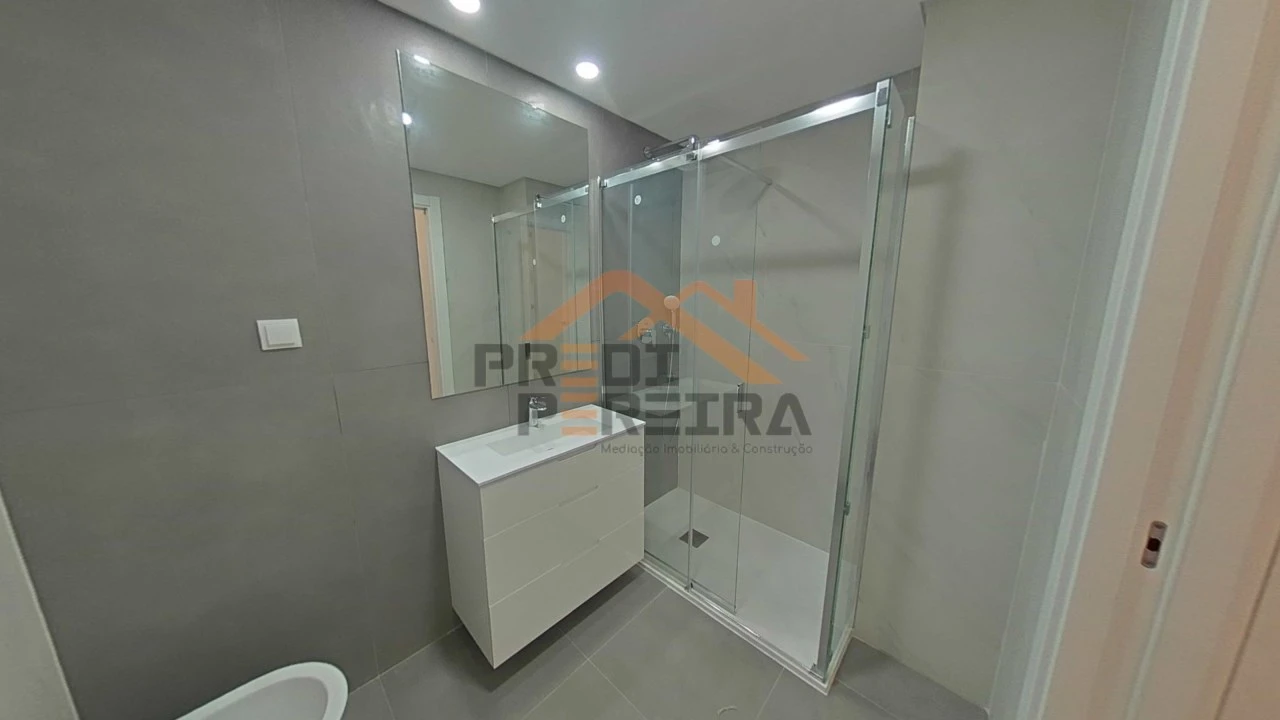 Apartamento T3 para Venda em Odivelas Foto 5