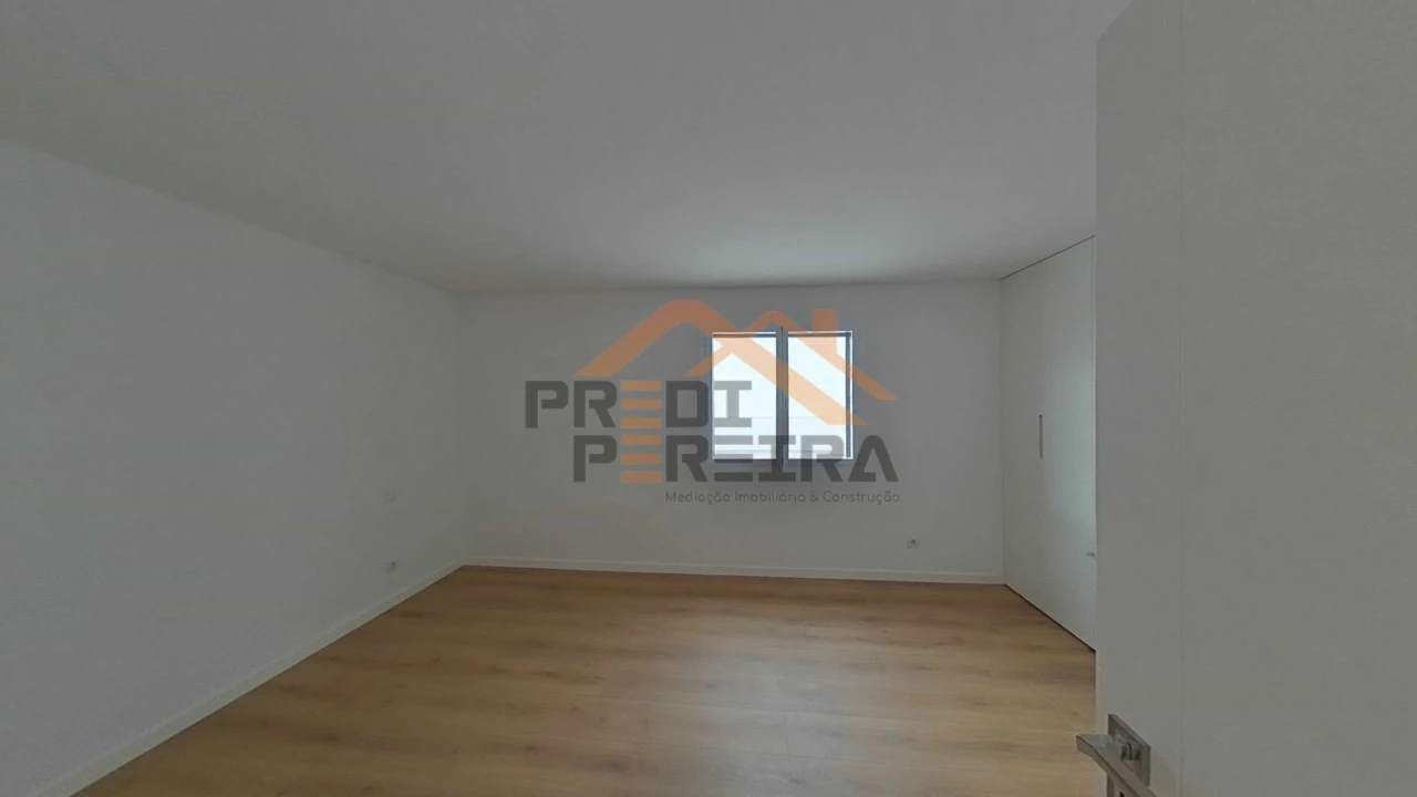 Apartamento T3 para Venda em Odivelas Foto 36