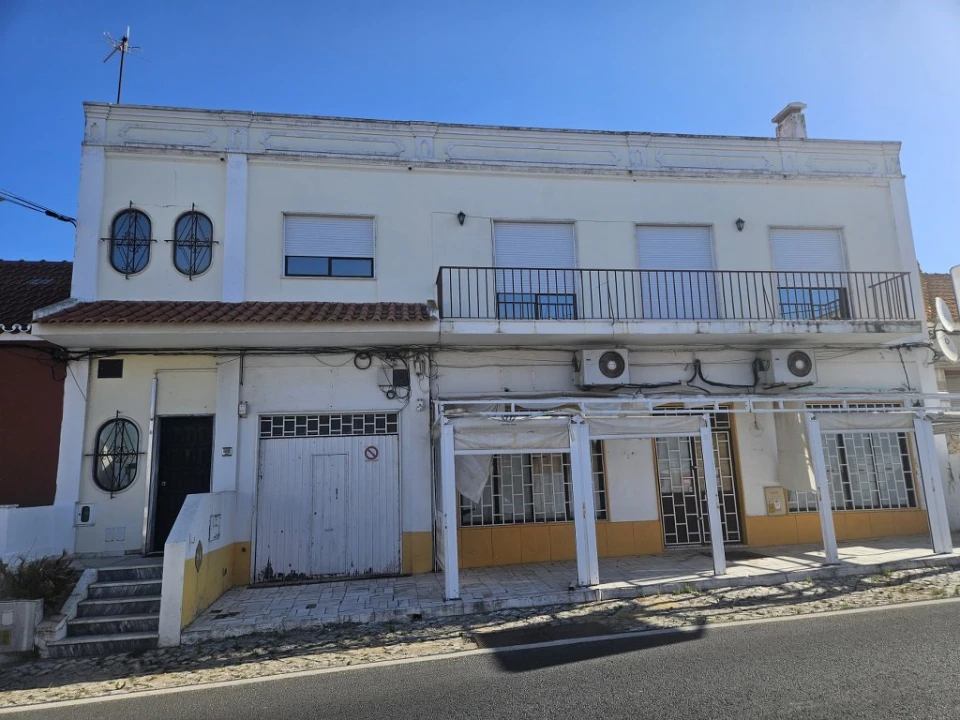 Apartamento T4 para Venda em Gaio-Rosário e Sarilhos Pequenos Foto 2