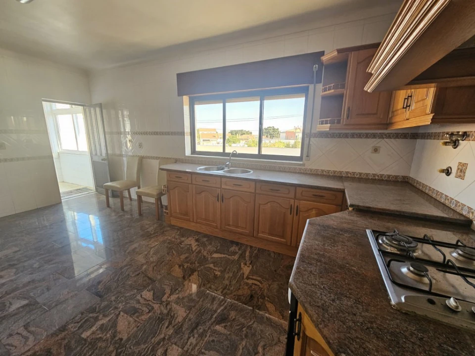 Apartamento T4 para Venda em Gaio-Rosário e Sarilhos Pequenos Foto 17