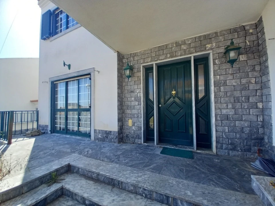 Moradia T4 para Venda em Santo Isidoro Foto 2