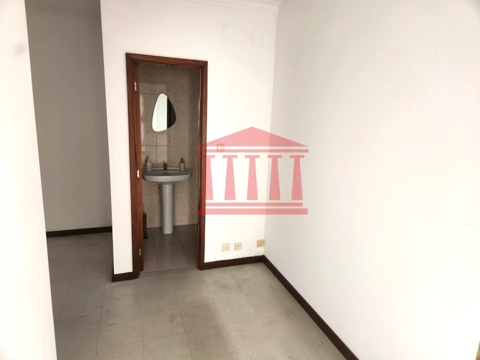 Escritório para Arrendamento em Barcelos, V.Boa, V.Frescainha Foto 6
