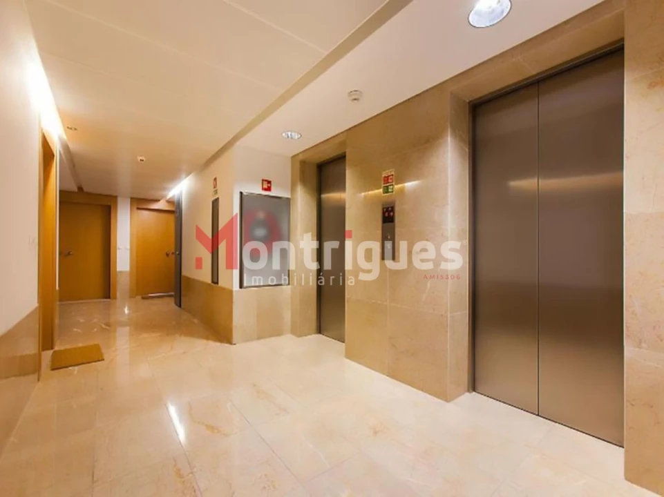 Apartamento T1 para Arrendamento em Parque das Nações Foto 5