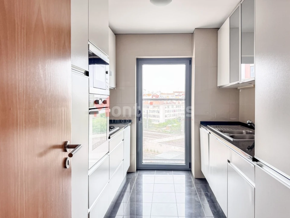 Apartamento T1 para Arrendamento em Parque das Nações Foto 8