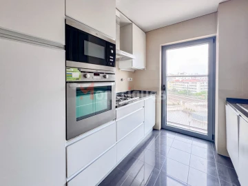 Apartamento T1 para Arrendamento em Parque das Nações