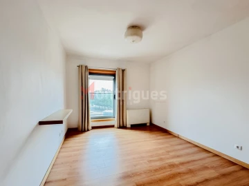 Apartamento T1 para Arrendamento em Parque das Nações