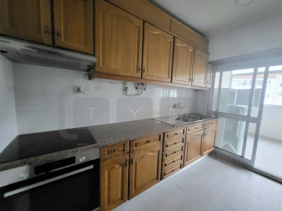 Apartamento T2 para Venda em São João Baptista e Santa Maria dos Olivais Foto 2