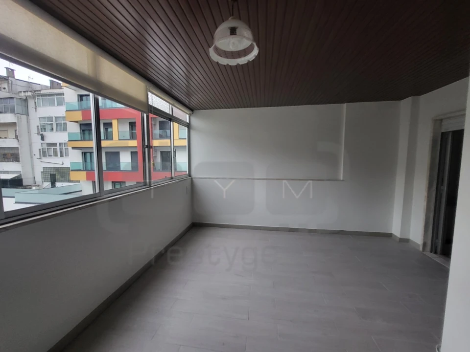 Apartamento T2 para Venda em São João Baptista e Santa Maria dos Olivais Foto 4