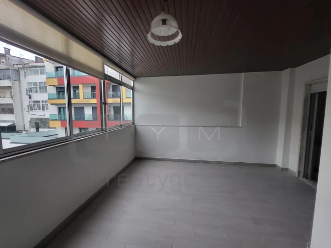 Apartamento T2 para Venda em São João Baptista e Santa Maria dos Olivais Foto 4