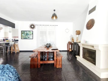 Moradia T3 para Venda em Santa Maria do Castelo e Santiago e Santa Susana