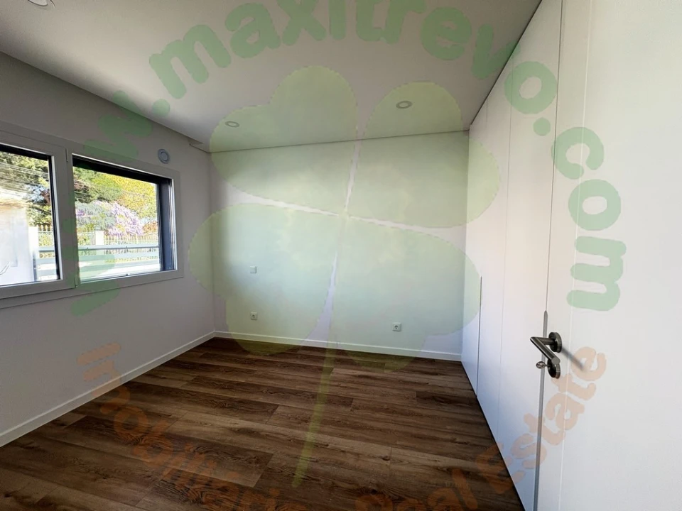 Moradia T4 para Venda em Charneca de Caparica e Sobreda Foto 8