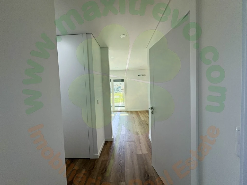 Moradia T4 para Venda em Charneca de Caparica e Sobreda Foto 24