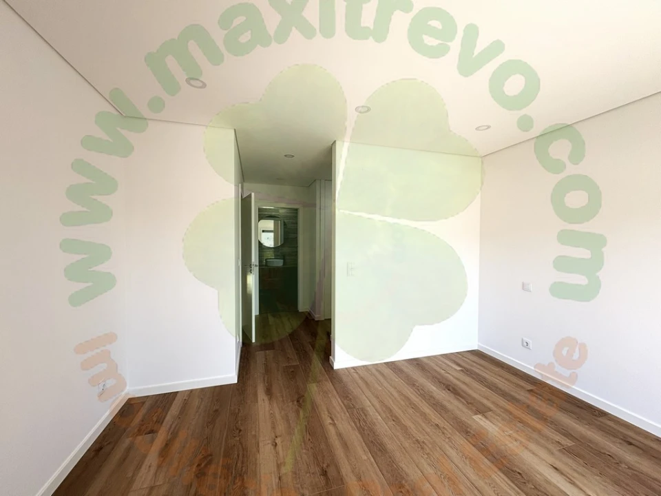 Moradia T4 para Venda em Charneca de Caparica e Sobreda Foto 25